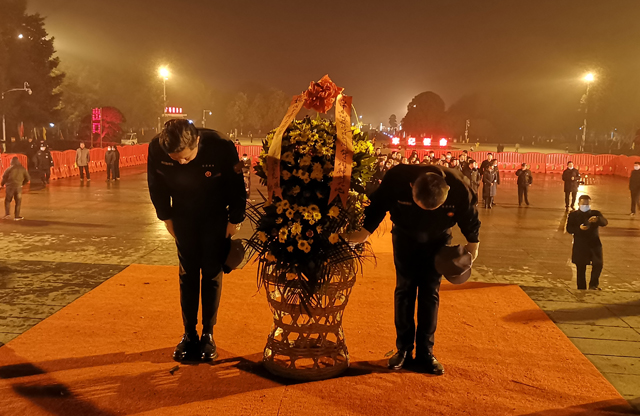 紀(jì)念偉人毛澤東誕辰127周年——奧吉娜集團(tuán)韶山?jīng)_祭拜